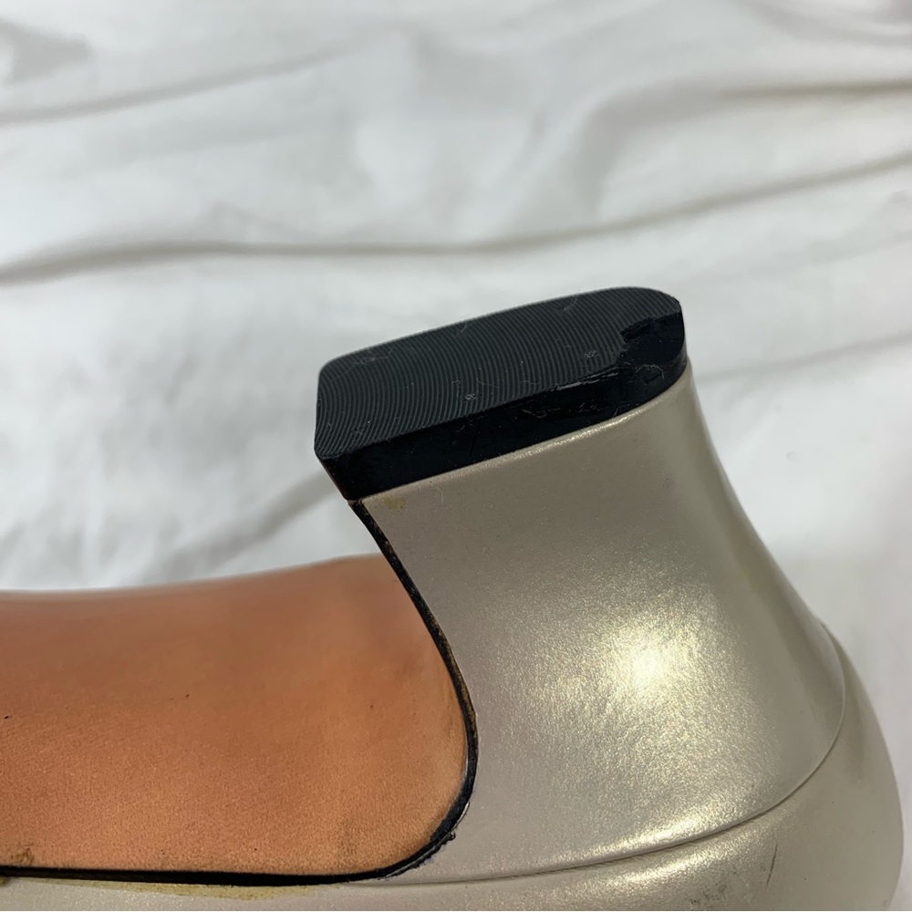 Vintage women metallic pearl SALVATORE FERRAGAMO heels pumps 8.5 AA - Picture 3 of 12